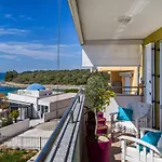 Nicole Design Apartamento *