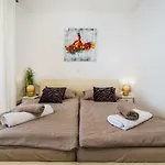 Nicole Design