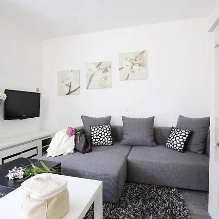 Nicole Design