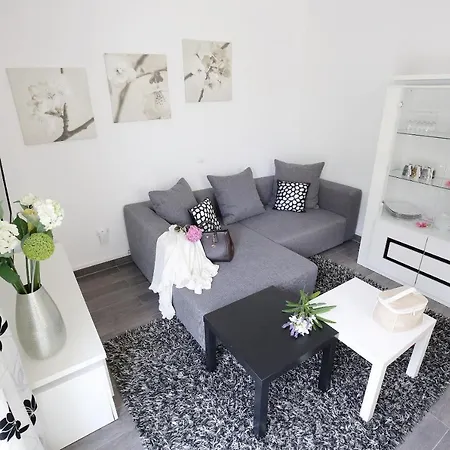 Nicole Design