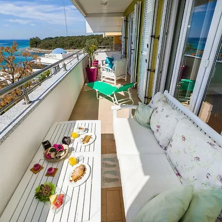 Nicole Design * Kožino