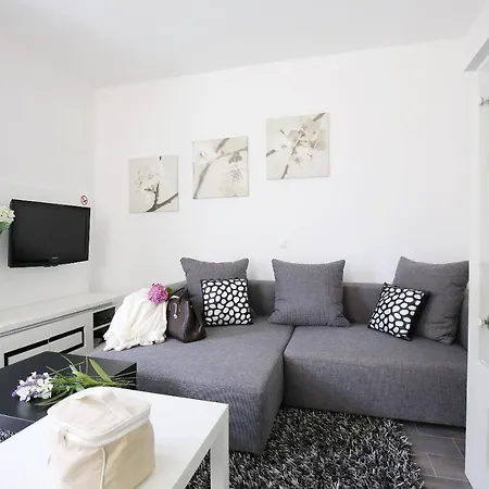 Nicole Design